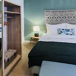 Antoine Serviced By Mirabeau Apartmán *
