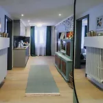 Antoine Serviced By Mirabeau * زيرمات