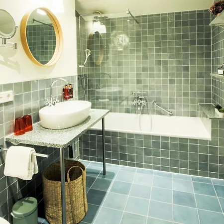 Antoine Serviced By Mirabeau Appartement