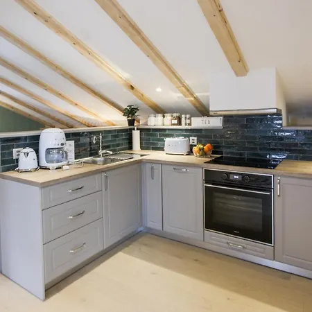 Antoine Serviced By Mirabeau 아파트