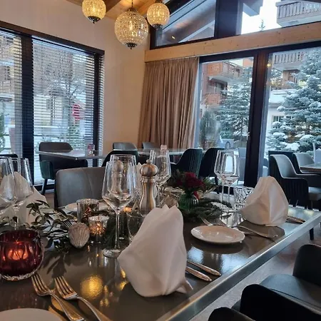 아파트 Antoine Serviced By Mirabeau