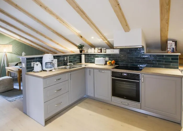 Antoine Serviced By Mirabeau Apartman