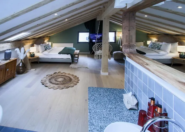 Antoine Serviced By Mirabeau Апартаменты *