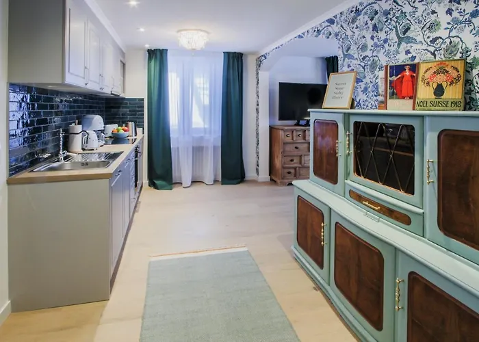 Antoine Serviced By Mirabeau Ζερμάτ